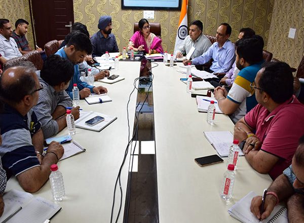 India News | Jammu Deputy Commissioner Convenes Meeting to Review Arrangements for Amarnath Yatra