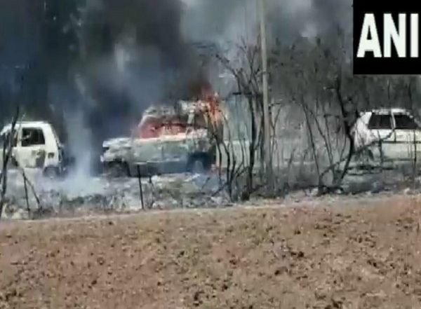 Gujarat Fire: Five Parked Cars Gutted in Botad, Operation Underway To Douse Flames (Watch Video)