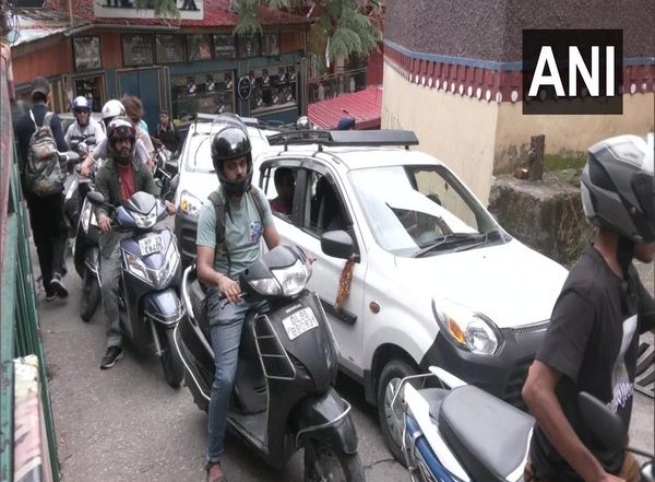 India News | Roads in Several Parts of Dharamshala Choke Amid Rising Tourist Footfall