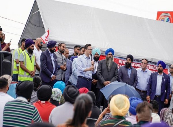 World News | Canada Opposition Leader Supports Indian Students Facing Deportation