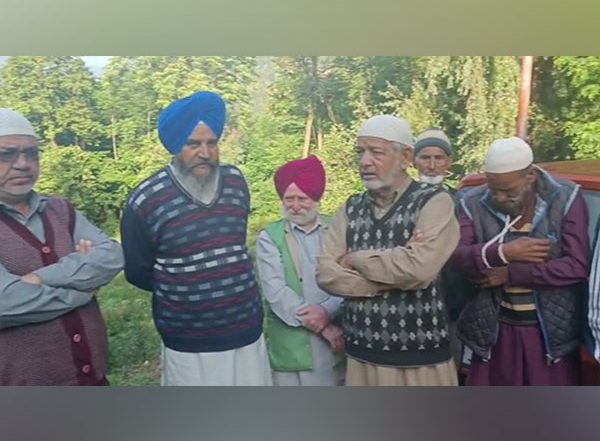 India News | J-K: Sikh Community Displays Exemplary Brotherhood as Local Haj Pilgrims Bid Farewell in Kupwara
