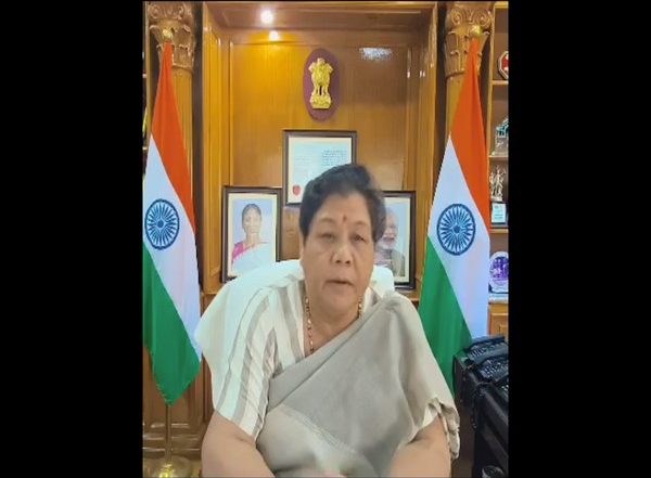 India News | Manipur Violence: Governor Uikey Visits Relief Camps in Churachandpur, Bishnupur Districts