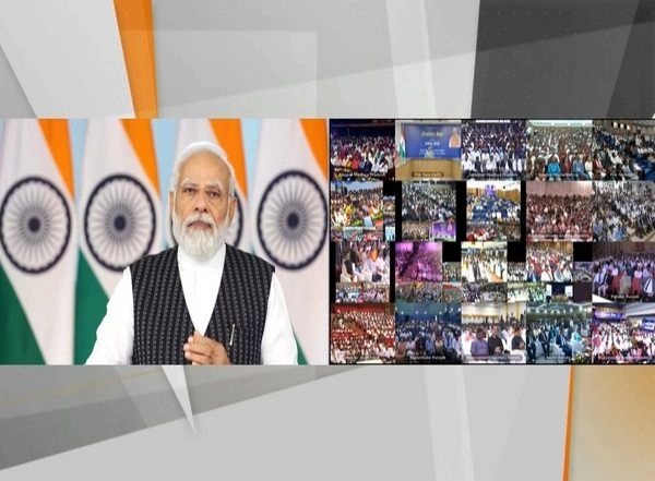 Rozgar Mela: PM Narendra Modi Takes Dig at Lalu Prasad Yadav, Mamata Banerjee; Says 'Rate Card' for Jobs Gone, Government Focused on 'Safeguarding' Future of Youth