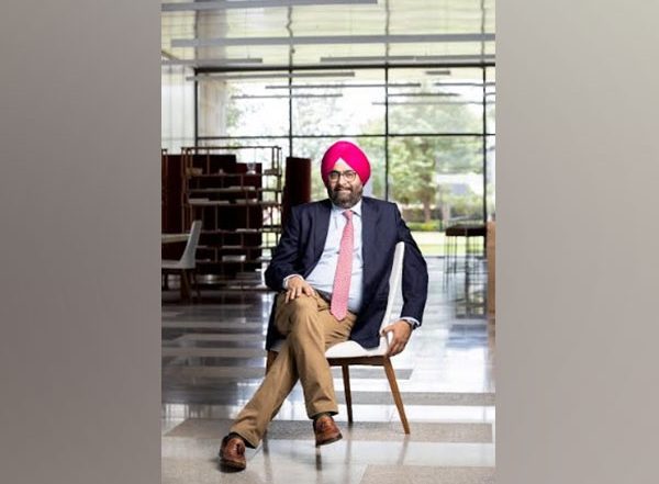 Business News | Ashwinder R Singh's New Book Gets Thumbs Up from Top CEOs