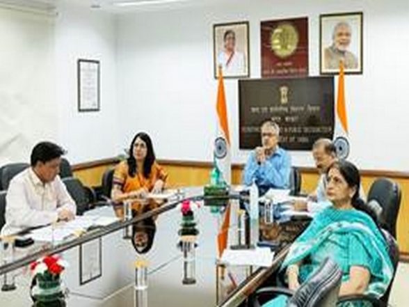 Business News | Food Secretary Meets State Officials, Discusses Ways to Ensure Benefits from Cooling Wheat Prices - Vimarsana News