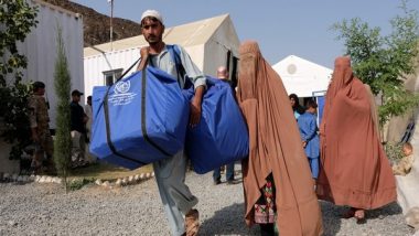 World News | Pakistan Deports More Than 530 Afghan Refugees to Afghanistan