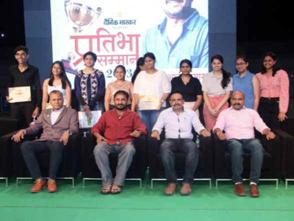 Business News | Renowned Educator Anand Kumar, Founder of 'Super 30,' Pays a Visit to Avantika University in Ujjain - Vimarsana News