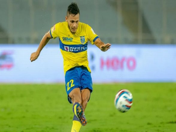 Kerala Blasters sign Naveen Kumar