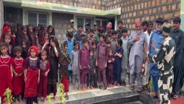 India News | Cyclone 'Biparjoy': BSF Builds Shelter for Locals in Coastal Areas of Gujarat, Braces for Landfall