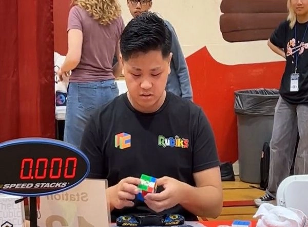 Entertainment News | 21-year-old Breaks Guinness World Record for Solving Rubik's Cube in 3.13 Seconds
