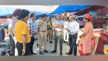India News | Divisional Commissioner Inspects Amarnath Yatra Arrangements at Kathua, Samba