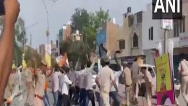 Rajasthan Assembly Election 2023: Congress Workers Show Black Flags to Delhi CM Arvind Kejriwal (Watch Video)