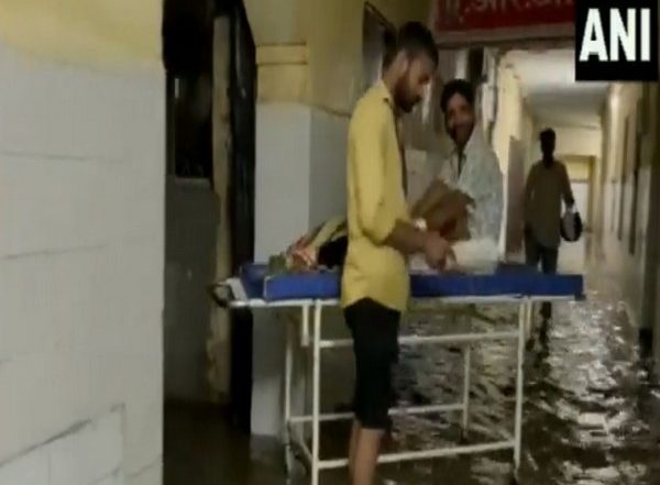 Cyclone Biparjoy Impact in Rajasthan: Jawaharlal Nehru Hospital in Ajmer Flooded After Heavy Rains Under Influence of Cyclonic Storm (Watch Video)