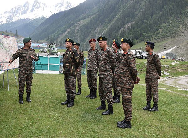Amarnath Yatra 2023: Northern Army Commander Lt General Upendra Dwivedi Inspects Ongoing Preparations