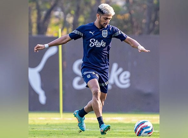 Sports News | ISL: East Bengal FC Sign Harmanjot Khabra, Mandar Rao Desai, Edwin Vanspaul