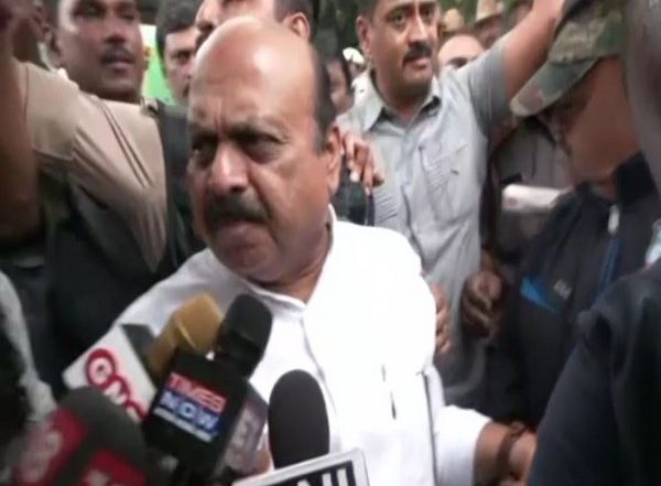 Karnataka: BJP Leaders Including Basavaraj Bommai Detained During Protest Against Congress on 'FCI Rice-issue' (Watch Video)