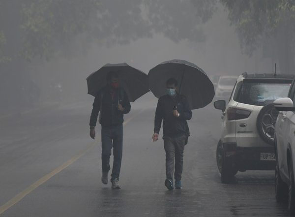 Delhi-NCR Weather Forecast: Thunderstorm With Light Intensity Rain Likely To Occur Over National Capital, Its Adjoining Areas
