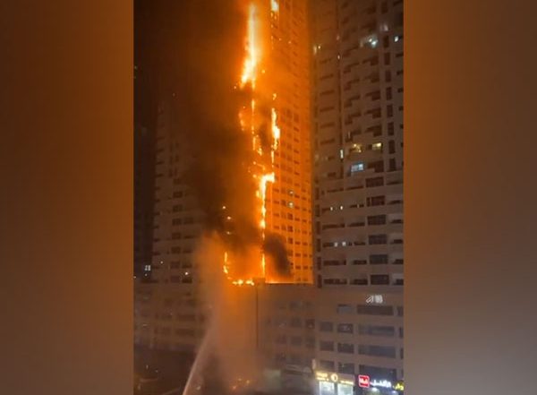 UAE Fire: Massive Blaze Erupts in Ajman Residential Building, Brought Under Control (Watch Video)