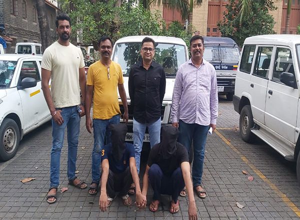 India News | Mumbai: Anti-Narcotics Cell Arrests Two Persons for Smuggling CBCS Bottles
