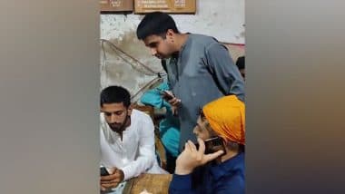 Pakistan Shocker: Miscreants Threaten Sikhs, Forcibly Stop Kirtan at Gurdwara in Sindh Province (Watch Video)