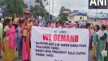 Manipur Violence: Women Supporting N Biren Singh Tear His Resignation Letter, CM Says 'Will Not Resign at This Juncture' (Watch Video)