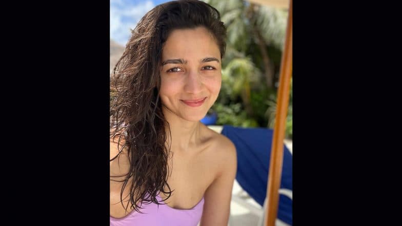 Alia Bhatt Shows Off No-Makeup Look and Flaunts Her Million-Dollar Smile in This New Selfie (View Pic)