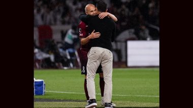 Andres Iniesta Hugs Xavi, Clicks Pictures With Barcelona Team After Their Friendly Match Against Vissel Kobe (Watch Videos)