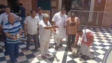 Namaz Offered in Chandi Mandir Viral Videos: UP Police Launch Search for Man After People Claim He Offered 'Namaaz' at Hapur Temple Premises (Watch)