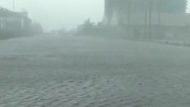 Cyclone Biparjoy Videos: Cyclonic Storm Makes Landfall in Gujarat, Strong Winds and Heavy Rainfall Disrupt Normal Life in Many Parts