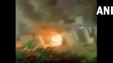 Delhi Battery Warehouse Fire Video: Massive Blaze Erupts in Ghazipur, Six Fire Tenders at the Spot