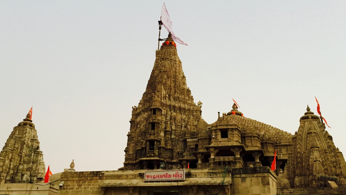 Dwarka temple hi-res stock photography and images - Alamy