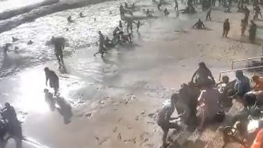 High Tide at Ganpatipule Beach in Ratnagiri Videos: Powerful Waves, Triggered by Cyclone Biparjoy, Hit Maharashtra Coast, Several Tourists Injured