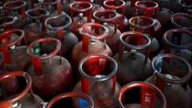 Gas Price Hike Today: Commercial LPG Gas Cylinder Price Hiked by Rs 7, No Change in Cost of Domestic LPG Cylinders