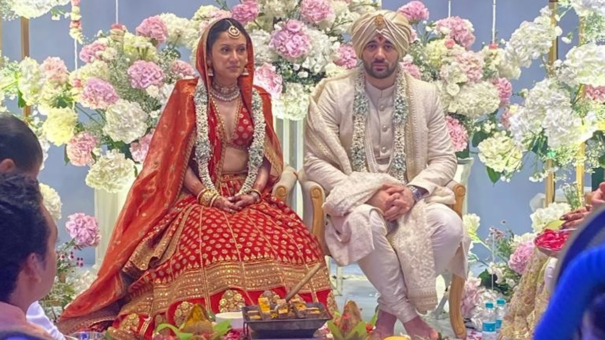 Agency News Karan Deol And Disha Acharya S Wedding Pics Go Viral LatestLY