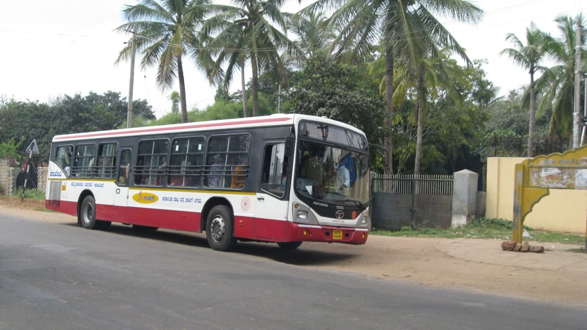 Viral News Karnataka Bus Free Service for Ladies Used by a Married Viral News Karnataka Bus Free Service for Ladies Used by a Married
