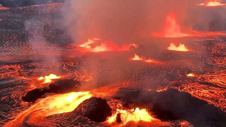 Kilauea Volcano Eruption Photos and Video: One of the World's Most Active Volcanoes Begins Erupting on Hawaii&rsquo;s Big Island, No Threat to Communities Due to Lava Flows