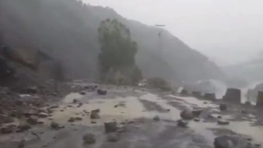 Jammu-Srinagar National Highway Closed Due to Landslides, Clearance Work Underway
