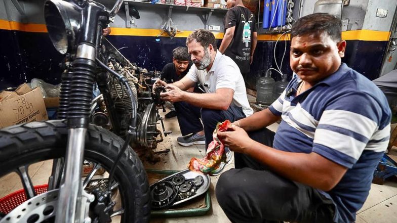 Rahul Gandhi Meets Workers and Traders of Cycle Market in Delhi's Karol Bag, Tries Hand at Repairing Motorcycles (See Pics and Video)