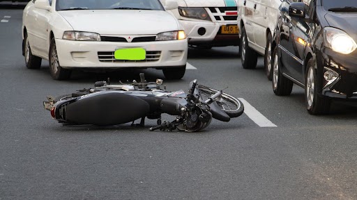 Thane Road Accident Video: Biker Dies After Getting Stuck Between Container Wheels in Ghodbunder