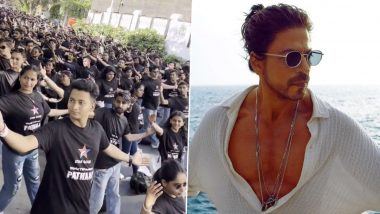 Shah Rukh Khan’s Fans Strike the Superstar’s Signature Pose Outside Mannat and Register a New Guinness World Record (Watch Video)