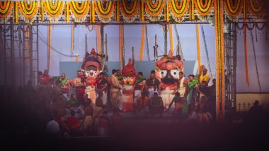 Snana Yatra 2023 Images & Debasnana Purnima Wishes: Share HD Wallpapers of Lord Jagannath, Lord Balabhadra and Devi Subhadra Darshan With Family & Friends