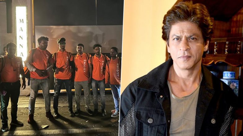 Swiggy Delivery Partners Reach Mannat Post Shah Rukh Khan's 'Kyun Bhai Aap Swiggy Se Ho' Tweet During #AskSRK Sesh! (View Pic)