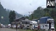 Landslides in Himachal Pradesh: Hundreds of Tourists Spend Night in Vehicles Due Closure of Roads in Kullu and Manali (Watch Videos)