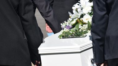 'Dead' Woman Wakes Up in Coffin in Ecuador! 76-Year-Old Bella Montoya, Who Was Declared Dead, Revives and Knocks on Her Coffin During Her Wake