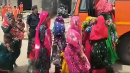 Cyclone Biparjoy: Residents of Coastal Areas in Gujarat Shifted to Temporary Shelters as Cyclonic Storm Intensifies (Watch Video)