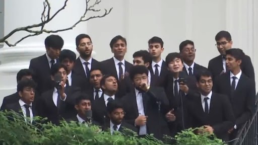 Crowd Gathers to See PM Narendra Modi at White House as Penn Masala Sings Shah Rukh Khan's 'Chaiyya Chaiyya' (Watch Video)