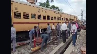 Padmavathi Express Train Coach Derails at Tirupati Railway Station in Andhra Pradesh (Watch Video)