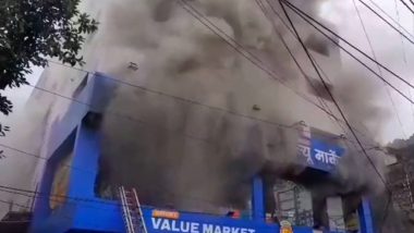 West Bengal Fire: Blaze Erupts at Supermarket in Asansol, Dousing Operation Underway (Watch Video)