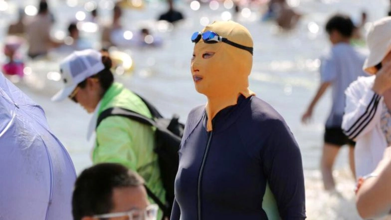 Facekinis Reappear in China: People Start Wearing Full Face Masks as Temperatures Rise, Heatwave Sweeps Cities