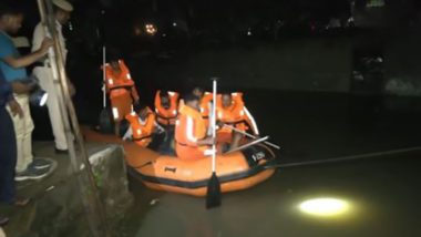 Delhi Floods: As Yamuna River Continues To Overflow, NDRF Carries Out Rescue Operation in Pragati Maidan (Watch Video)